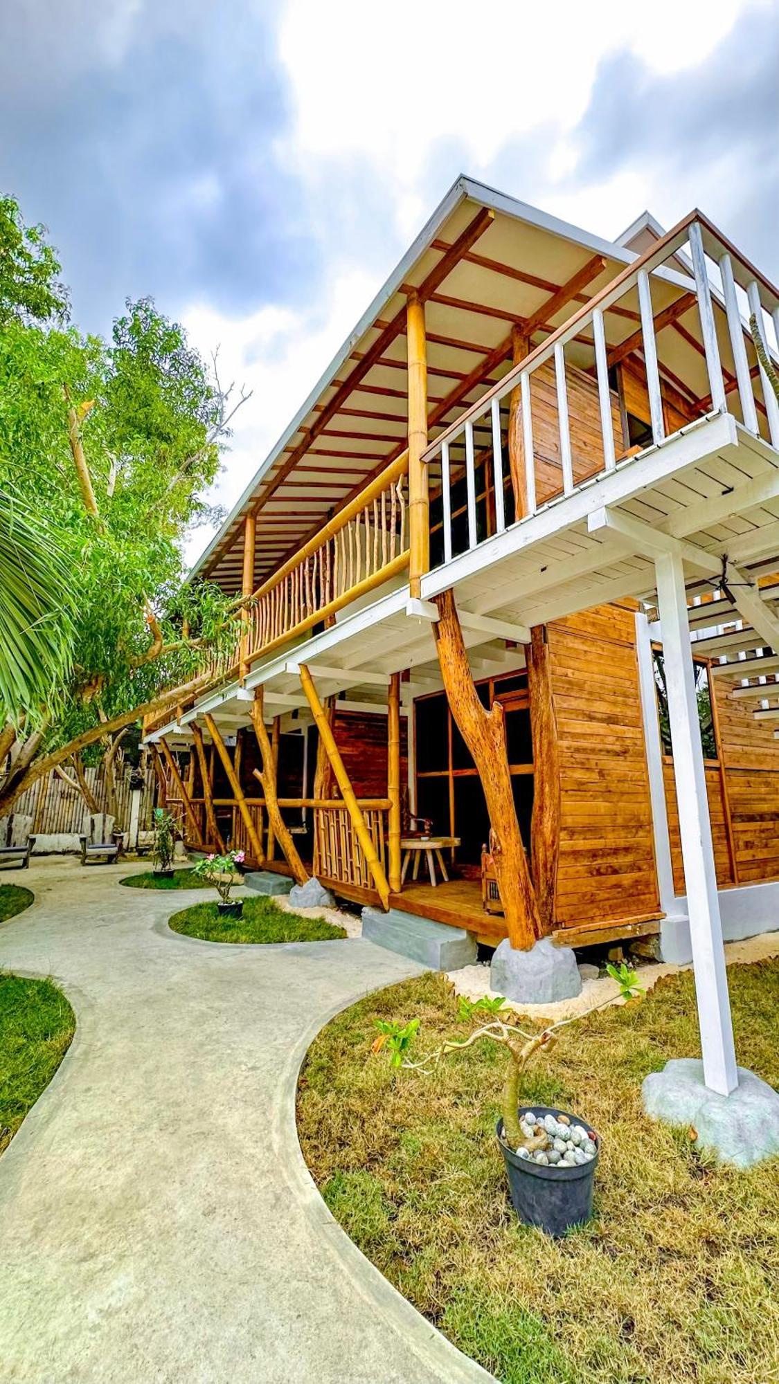 Serene Beach Villa Gili Trawangan Exterior photo