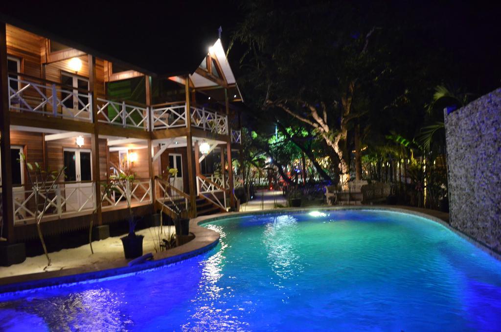 Serene Beach Villa Gili Trawangan Exterior photo