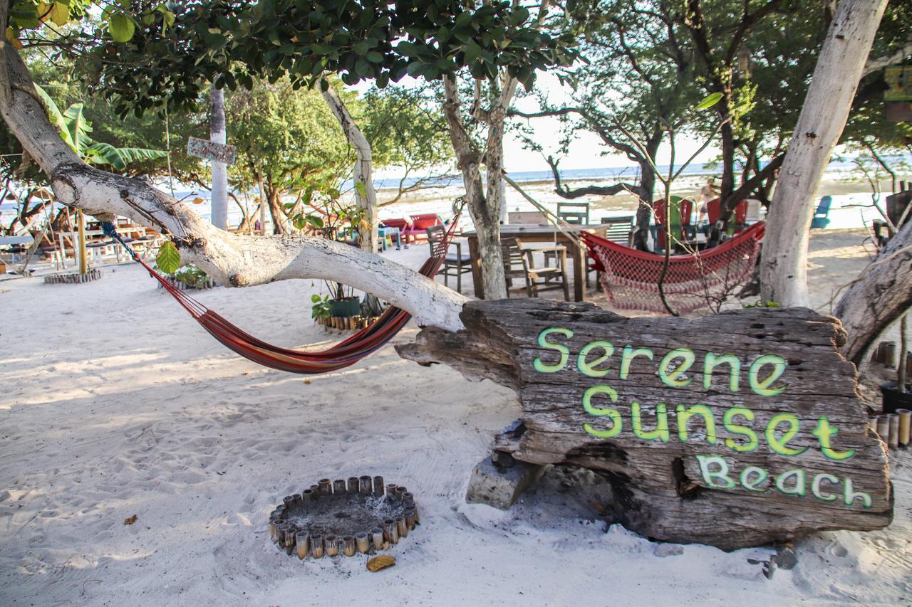 Serene Beach Villa Gili Trawangan Exterior photo