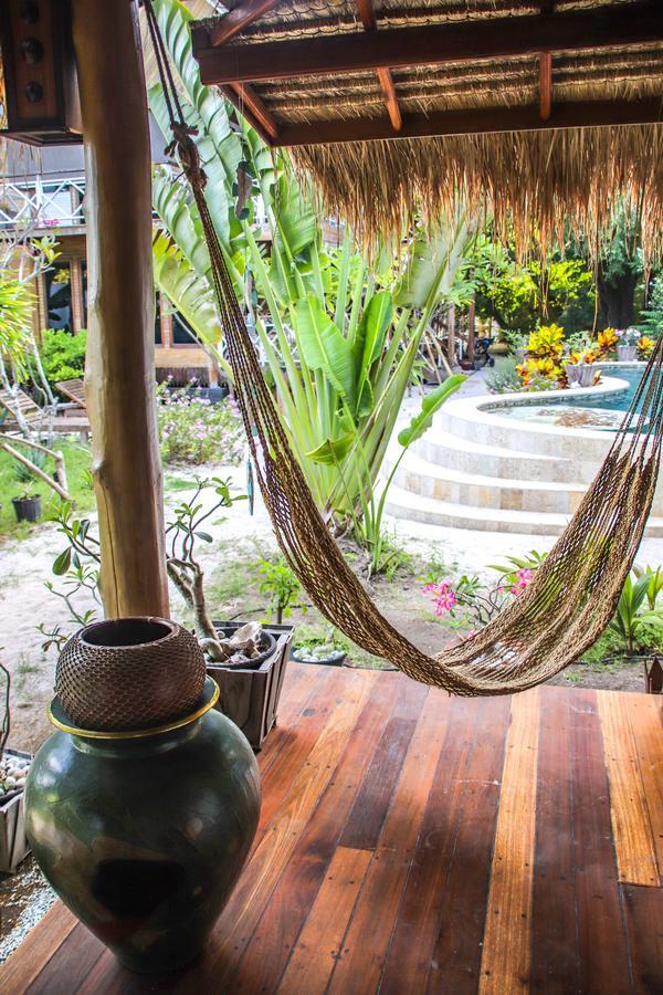 Serene Beach Villa Gili Trawangan Exterior photo