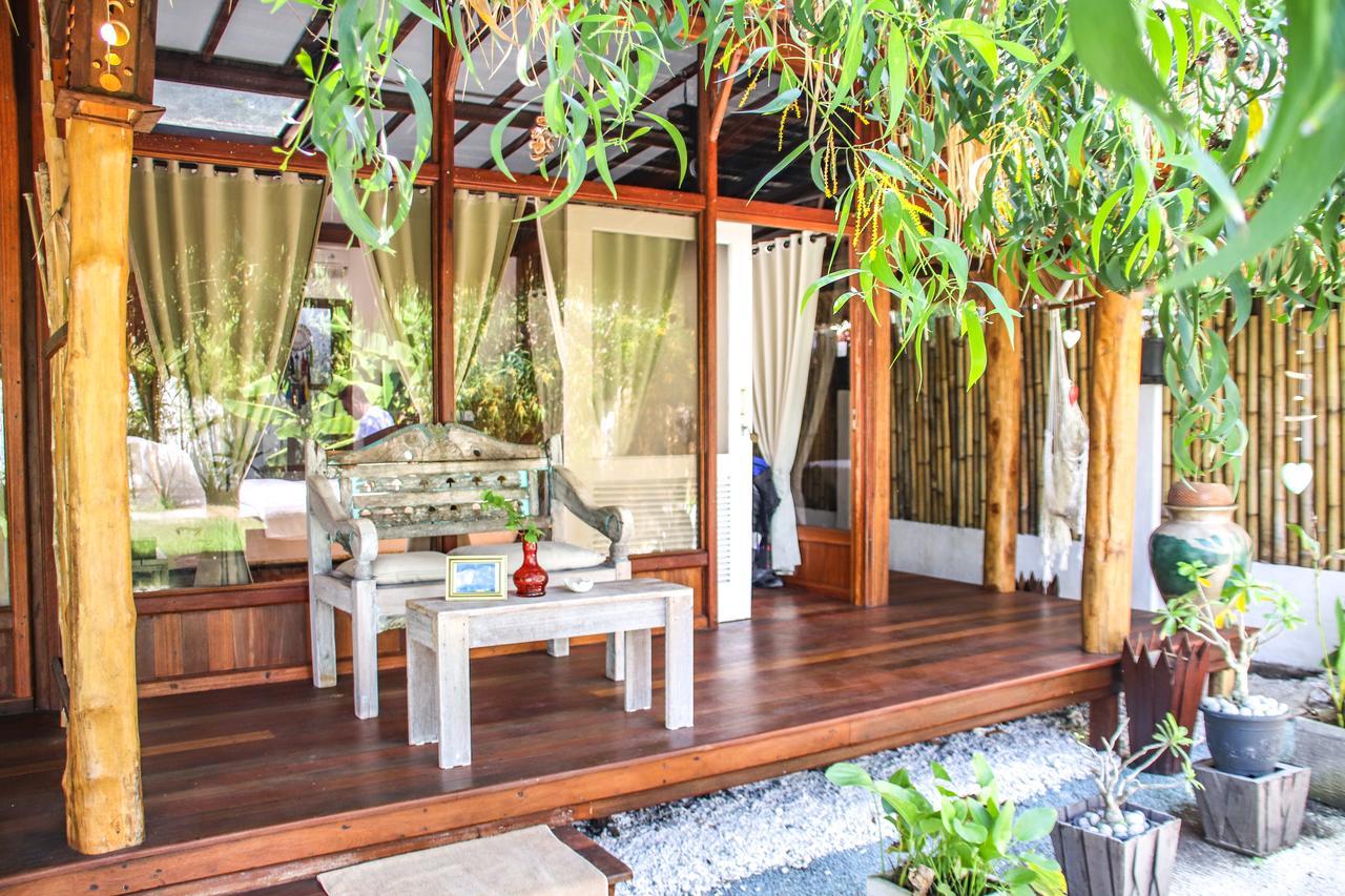 Serene Beach Villa Gili Trawangan Exterior photo